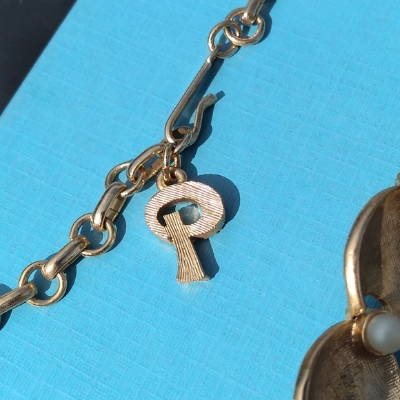 Vintage Puccini Gold Tone Necklace with Faux Pearl Accents, Mid-Century … - Picture 10 of 11